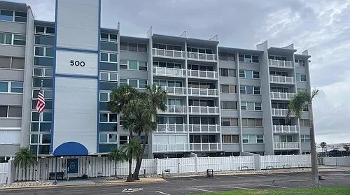 500 Treasure Island Cswy, Unit Unit 101 in Treasure Island, FL - Building Photo