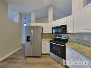 84092 St James Ct in Yulee, FL - Foto de edificio - Building Photo