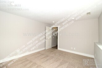 3600 SE Glenstone Dr in Grimes, IA - Building Photo - Building Photo