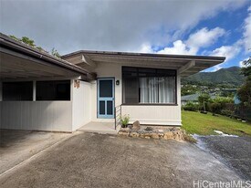 3571 Manoa Rd in Honolulu, HI - Building Photo