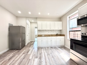 8918 Northern Blvd, Unit 3R in Jackson Heights, NY - Building Photo - Building Photo