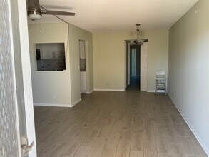 80 Bedford E in West Palm Beach, FL - Building Photo - Building Photo