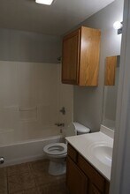 702 N Englewood Ave in Lubbock, TX - Building Photo - Building Photo