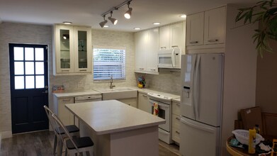832 NE 16th Terrace in Fort Lauderdale, FL - Building Photo - Building Photo