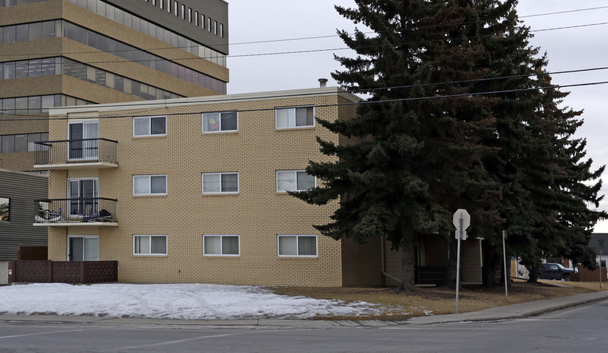 7008 4a St SW in Calgary, AB - Building Photo