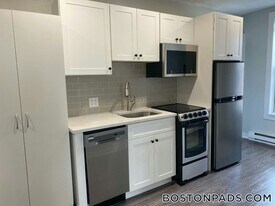 76 Franklin St, Unit 31 in Worcester, MA - Building Photo