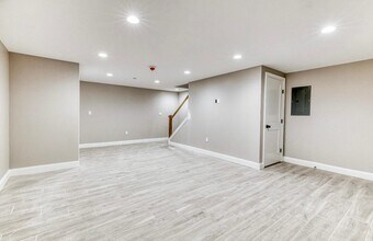 79 Roslyn Rd in Mineola, NY - Building Photo - Building Photo