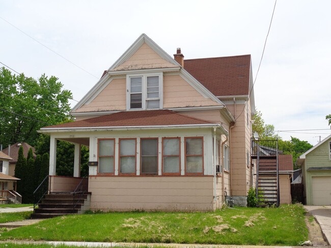 property at 752 Franklin St