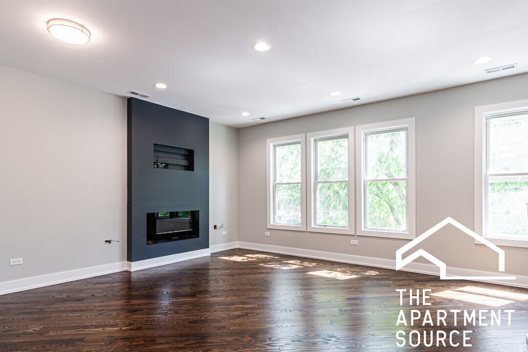 1458 W Chestnut St, Unit 3 in Chicago, IL - Building Photo