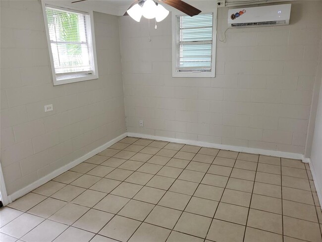 3712 Avenue L in Galveston, TX - Building Photo - Building Photo