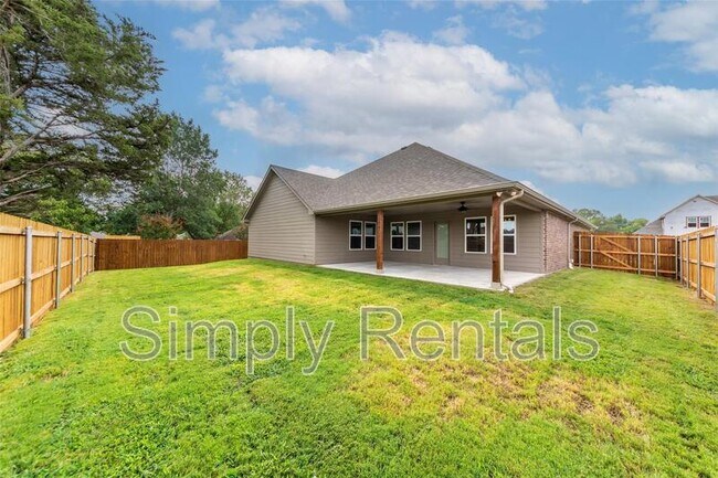 5007 Peacock Ln in Greenville, TX - Building Photo - Building Photo