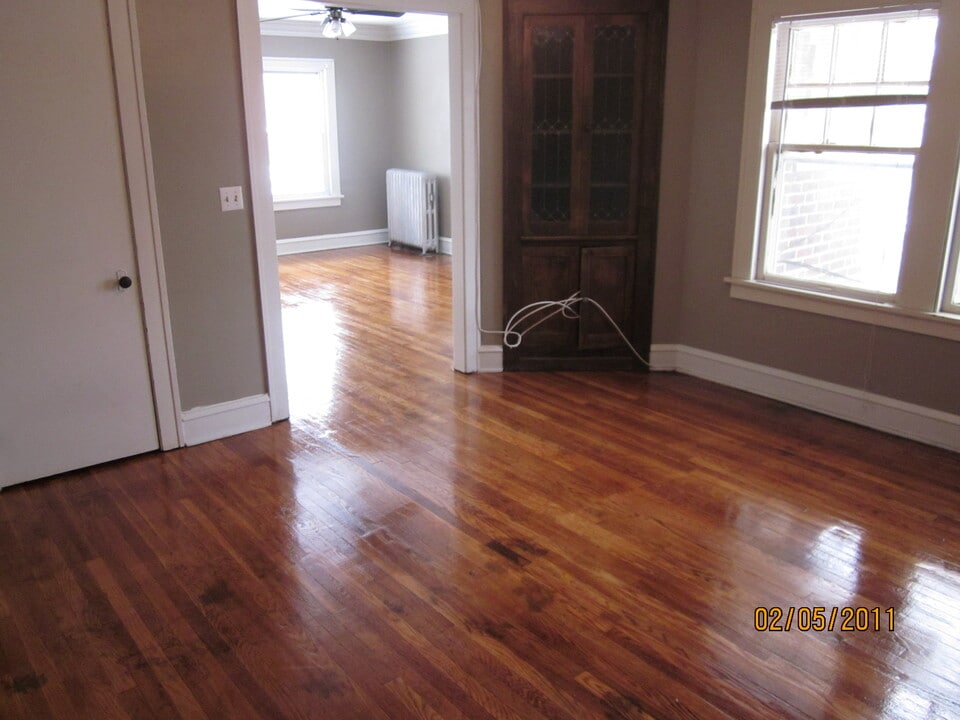 2015 Arthur Ave, Unit 7 in Lakewood, OH - Building Photo