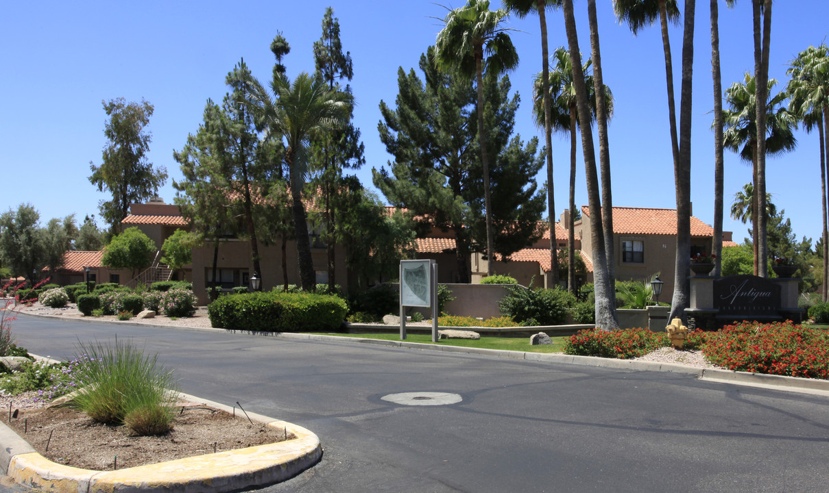 Antigua in Scottsdale, AZ - Foto de edificio