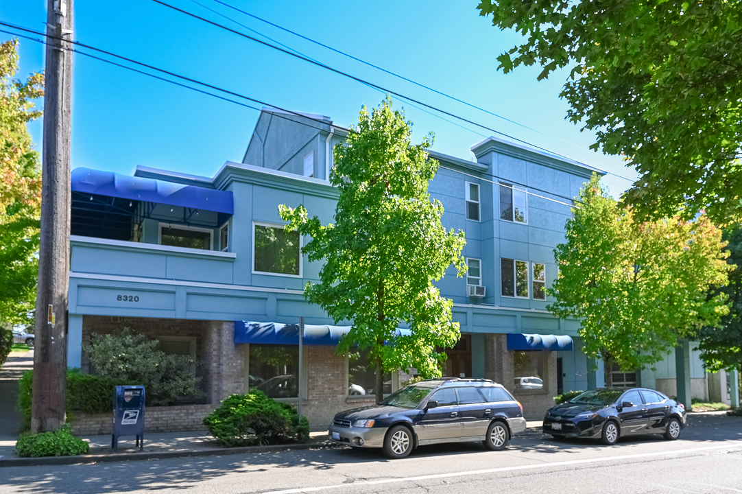 Chalet Apartments in Seattle, WA - Building Photo