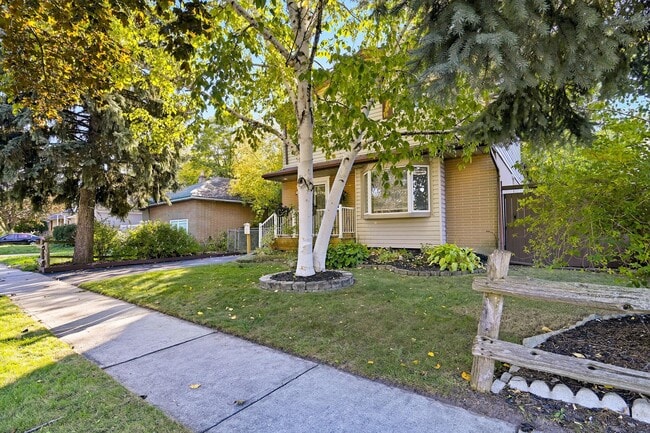 property at 10 Roosevelt Ave