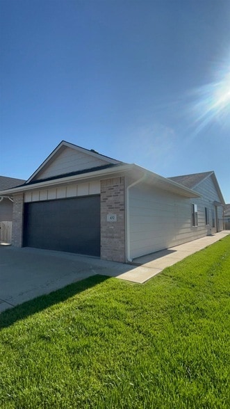 432 Long Path Ct in Goddard, KS - Building Photo - Building Photo