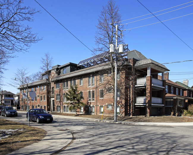 Hubbard Apartments in Toronto, ON - Building Photo - Building Photo