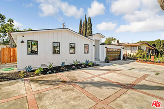 6517 Longridge Ave in Los Angeles, CA - Building Photo - Building Photo