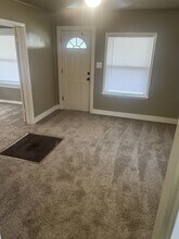 311 NE Paramore St in Topeka, KS - Building Photo - Building Photo