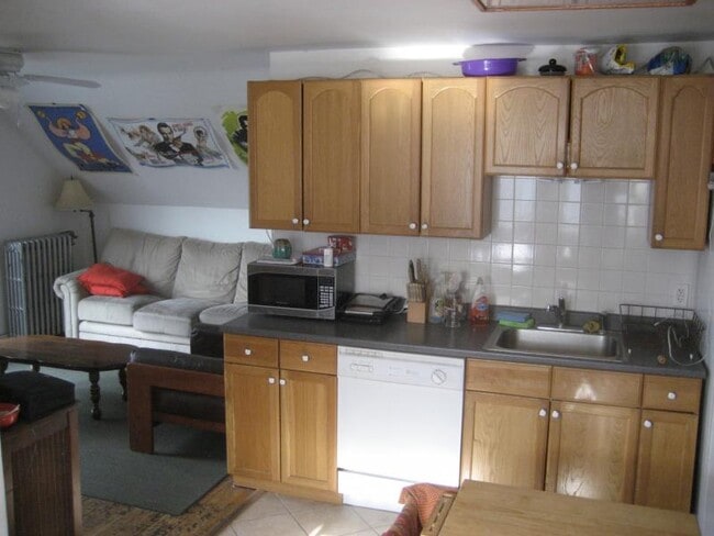 70 Chester St, Unit #3 in Boston, MA - Foto de edificio - Building Photo