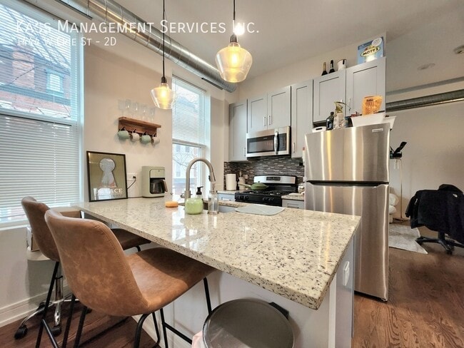 property at 1444 W Erie St