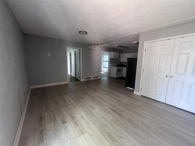 115-A Mulberry Ave-Unit -A in Wharton, TX - Building Photo - Building Photo