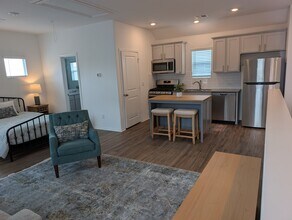 160 Rioja, Unit B in Kyle, TX - Foto de edificio - Building Photo
