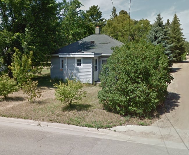 property at 513 26th St NW