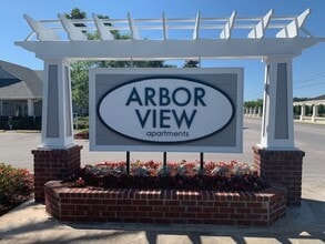 Arbor View Apartment Homes in D'Iberville, MS - Building Photo - Building Photo