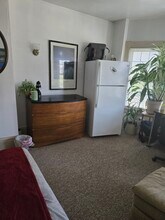 3236 N Downer Ave, Unit BEDROOM 2ND FLOOR in Milwaukee, WI - Foto de edificio - Building Photo