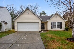 333 Winding Canyon Dr in Charlotte, NC - Building Photo
