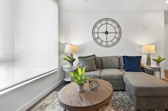 282 Bremen St, Unit ID1240277P in Boston, MA - Foto de edificio - Building Photo