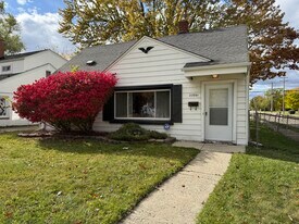 22861 Rosalind Ave in Eastpointe, MI - Building Photo