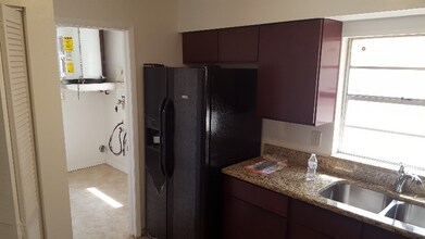 7111 N 9th St in Tampa, FL - Building Photo - Building Photo