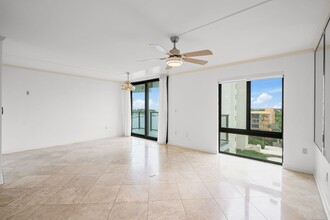 1600 S Bayshore Ln in Miami, FL - Building Photo - Building Photo