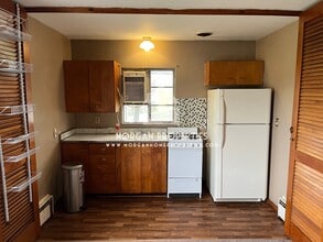 338 S Pendleton Ave, Unit C in Pendleton, IN - Foto de edificio - Building Photo