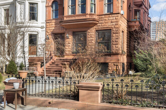 315 Clinton Ave in Brooklyn, NY - Foto de edificio - Building Photo