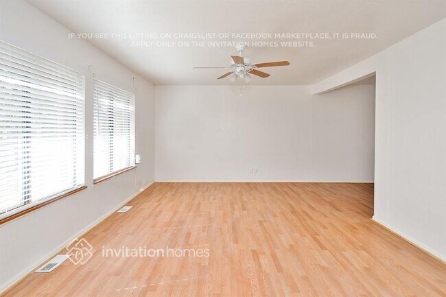 3679 S Helena Way in Aurora, CO - Building Photo - Building Photo