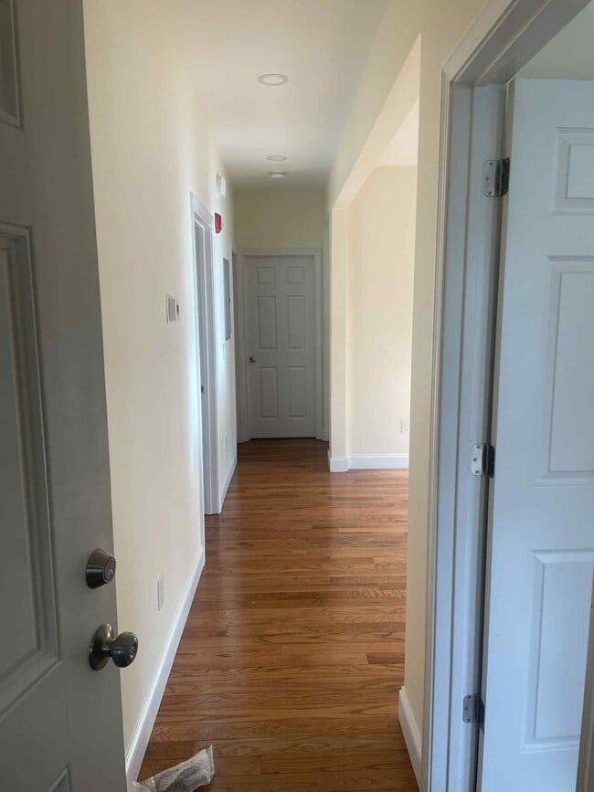 6 Millet St, Unit 3 in Boston, MA - Building Photo - Building Photo