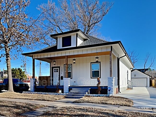 property at 1305 S Carson Ave