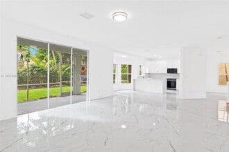 15842 SW 14th St in Pembroke Pines, FL - Building Photo - Building Photo