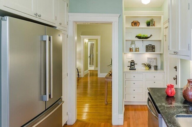 226 Jamaicaway, Unit 3 in Boston, MA - Building Photo - Building Photo