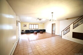 7 7th St in Hicksville, NY - Building Photo - Building Photo