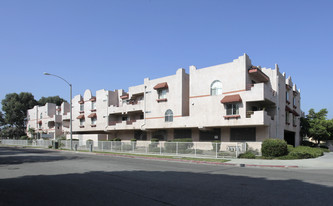 Helena Court Apartments in Anaheim, CA - Building Photo