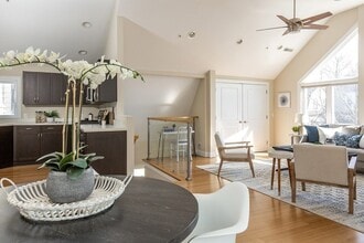 82 Pearson Ave, Unit #3 in Somerville, MA - Foto de edificio - Building Photo