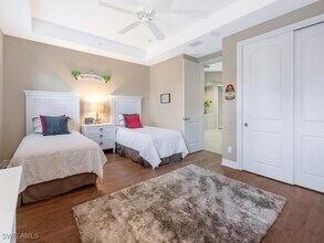 10761 Vivaldi Ct in Ft. Myers, FL - Foto de edificio - Building Photo