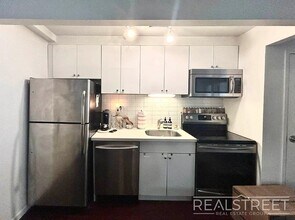 3 bed 1 bath | Dishwasher + Laundry | Incredible Location! in Brooklyn, NY - Building Photo - Building Photo
