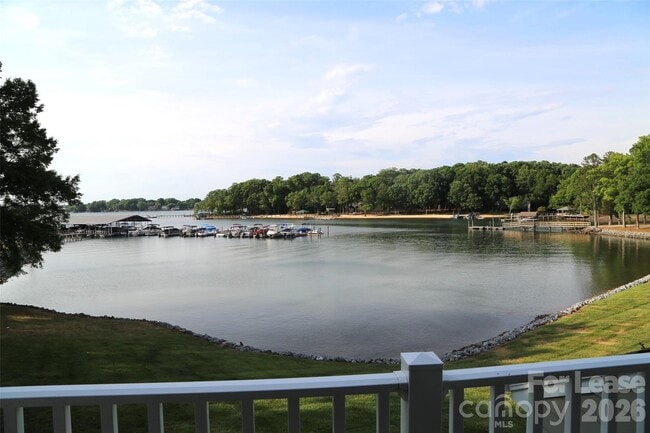 property at 7423 Mariner Cove Dr