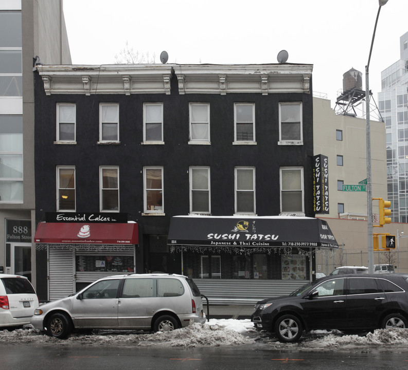 884-886 Fulton St in Brooklyn, NY - Foto de edificio