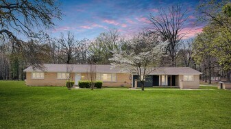 8701 Tullahoma Hwy in Estill Springs, TN - Building Photo